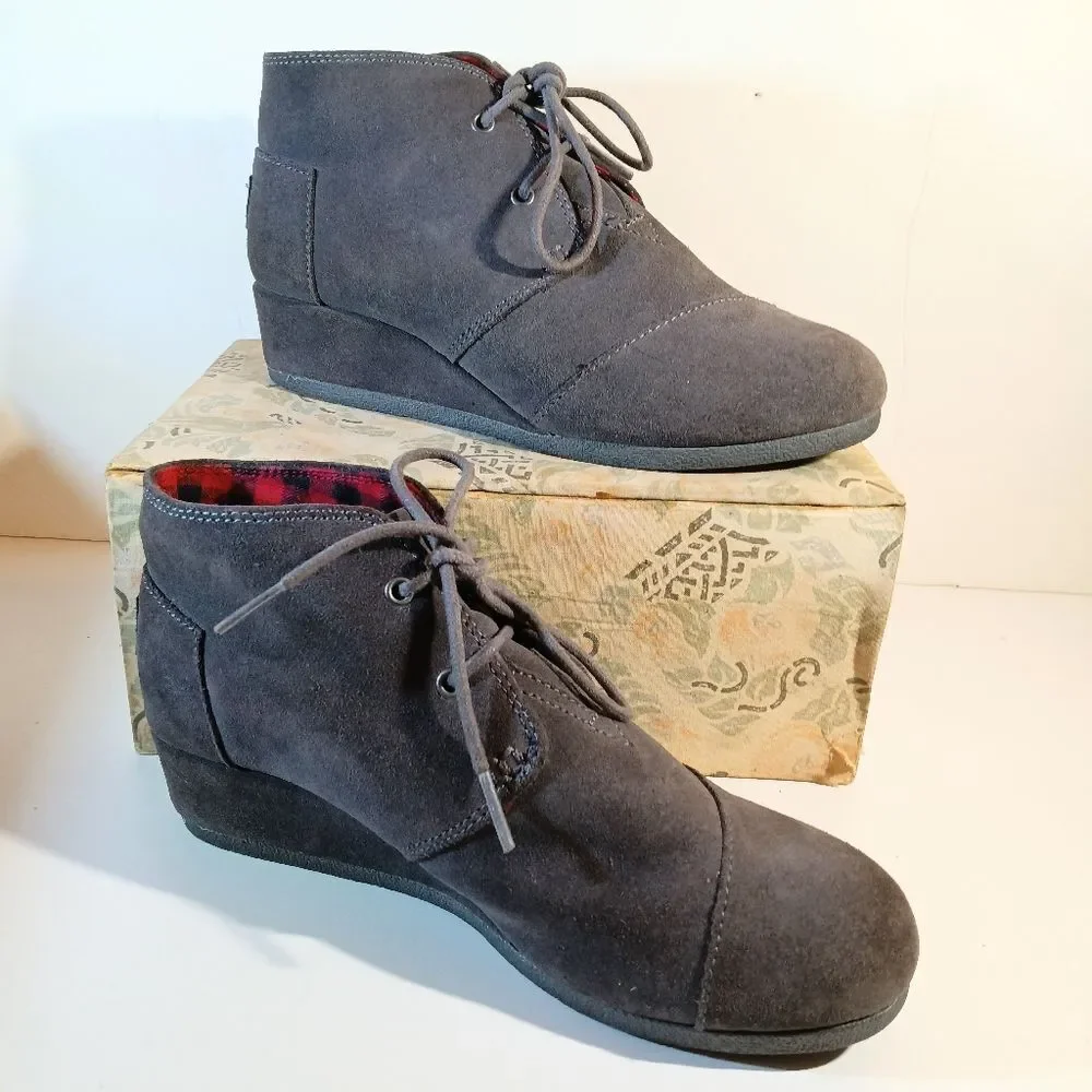 Toms Grey Suede Desert Wedge Bootie sz 4.5